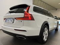 begagnad Volvo V60 CC AWD 197hk Värmare/Navi/Bkamera/Carpl