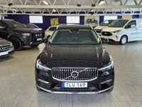 Begagnad Volvo XC60 Core 350 HK (257 kW) 2022 Svart SUV