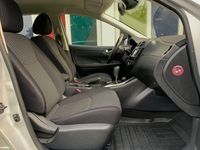 Begagnad Nissan Pulsar 116 HK (85 kW) 2016 Silver Halvkombi