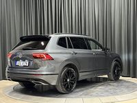 begagnad VW Tiguan Allspace GT 200 4M R-LINE BLACK Drag Värmare Ergo stolar 2021, SUV