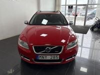 Begagnad Volvo V70 R-Design 136 HK (100 kW) 2012 Röd Kombi