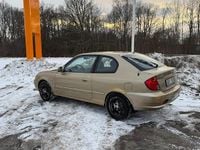 Begagnad Hyundai Accent 105 HK (77 kW) 2003 Gul Halvkombi