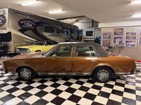 Begagnad Oldsmobile Cutlass 125 HK (91 kW) 1980 Brunmetallic Sedan