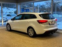 Begagnad Kia Ceed Sportswagon Comfort 128 HK (94 kW) 2015 Vit Kombi