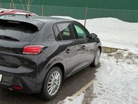 Begagnad Peugeot 208 Allure 101 HK (74 kW) 2024 Svart perl metallic Halvkombi