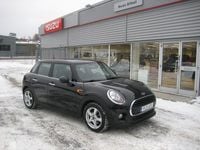 Begagnad Mini ONE Pepper 102 HK (75 kW) 2017 Svart Halvkombi