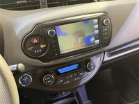 Begagnad Toyota Yaris Hybrid Active 73 HK (53 kW) 2015 Vit Halvkombi