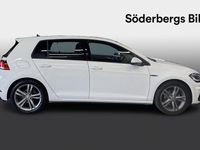 begagnad VW Golf VII Highline 5-dörrar 1.5 TSI DSG R-Line LED-strålkastare 150hk