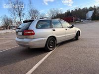 Begagnad Volvo V40 Standard 122 HK (89 kW) 2004 Grå Kombi