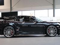 Begagnad Porsche 911 Turbo 547 HK (402 kW) 2017 Svart Cab