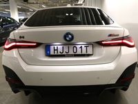 begagnad BMW i4 Fully Charged Taklucka Laserstrålkastare H/K