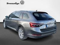 Begagnad Skoda Superb 156 HK (114 kW) 2023 Grå Kombi