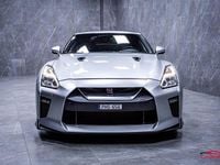 Begagnad Nissan GT-R GT 570 HK (419 kW) 2018 Silver Sportkupé