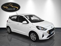 Begagnad Hyundai i10 Essential 67 HK (49 kW) 2022 Vit Halvkombi