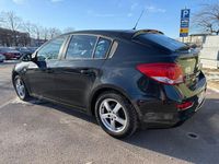 Begagnad Chevrolet Cruze 124 HK (91 kW) 2012 Svart Halvkombi