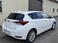 begagnad Toyota Auris Hybrid e-CVT Intense Edition