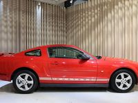 Begagnad Ford Mustang 214 HK (157 kW) 2006 Röd Sportkupé