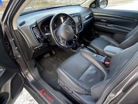 begagnad Mitsubishi Outlander 2.2 Di-D 4WD Euro 6