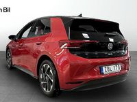 Begagnad VW ID.3 Pro Performance 150 kW (204 HK) 2023 Kings red metallic Halvkombi