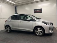 begagnad Toyota Yaris Hybrid e-CVT Euro 6 101hk *1549kr/mån*