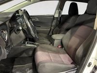 Begagnad Toyota Auris Touring Sports Edition 132 HK (97 kW) 2014 Vit Kombi