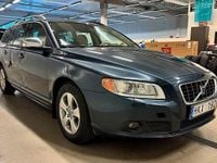 Begagnad Volvo V70 Momentum 145 HK (106 kW) 2008 Blå Kombi