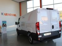 begagnad Iveco Daily 35-140 Skåpbil Hi-Matic Euro 6 Maxlast 1160kg 2022, Transportbil