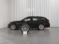 Begagnad BMW 330 184 HK (135 kW) 2023 Svart Kombi