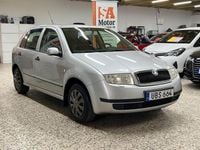 Begagnad Skoda Fabia 68 HK (50 kW) 2003 Silver Halvkombi