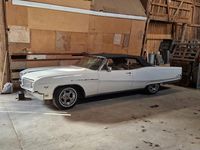 Begagnad Buick Electra 225 365 HK (268 kW) 1968 Omlackerad i äggvit Cab