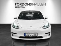 Begagnad Tesla Model 3 Standard Range Plus 239 kW (325 HK) 2021 Vit Sedan