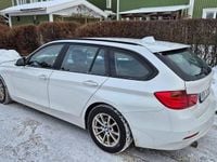 Begagnad BMW 320 M Performance 200 HK (147 kW) 2013 Vit pärlmetallic Kombi