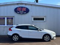 Begagnad Volvo V40 CC Momentum 120 HK (88 kW) 2017 Vit Kombi