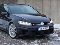 Begagnad VW Golf VII R 301 HK (221 kW) 2016 Svart Halvkombi