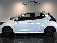 Begagnad Toyota Yaris Hybrid Active 116 HK (85 kW) 2022 Vit Halvkombi