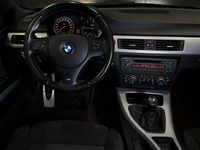 begagnad BMW 320 d LCI M Sport Touring Lemansblå Hifi Dragkrok alcant