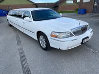 begagnad Lincoln Town Car Limo Stretch Limousine Vit 5 Dörrars