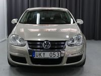 begagnad VW Jetta 1.6 / NY KAMREMSATS / NYSERVAD / 102hk