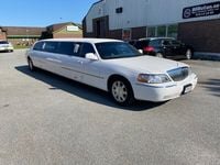 Begagnad Lincoln Town Car 2011 Vit Sedan
