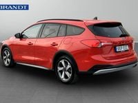 Begagnad Ford Focus Active 126 HK (92 kW) 2022 Röd Kombi