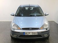 Begagnad Ford Focus 101 HK (74 kW) 2004 Ljusblå Halvkombi