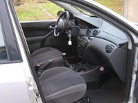 Begagnad Ford Focus 101 HK (74 kW) 2003 Silver Kombi