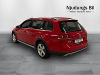 Begagnad VW Golf Alltrack 180 HK (132 kW) 2017 Röd Kombi