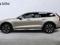 Begagnad Volvo V60 CC Core 200 HK (147 kW) 2023 Ljusgrå Kombi