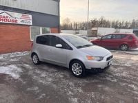 Begagnad Mitsubishi Colt 95 HK (69 kW) 2010 Silver Halvkombi