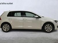 Begagnad VW Golf VII 110 HK (80 kW) 2017 Vit Halvkombi