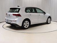 begagnad VW Golf VIII Life 1.0 eTSI 110hk Aut Värmare ACC Sensorer