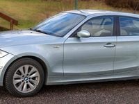 Begagnad BMW 118 143 HK (105 kW) 2009 Patagoniagrön metallic Halvkombi