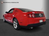 Begagnad Ford Mustang 309 HK (227 kW) 2011 Röd Sportkupé