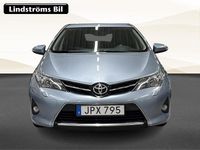 Begagnad Toyota Auris Edition 125 HK (91 kW) 2014 Ljusblå Halvkombi